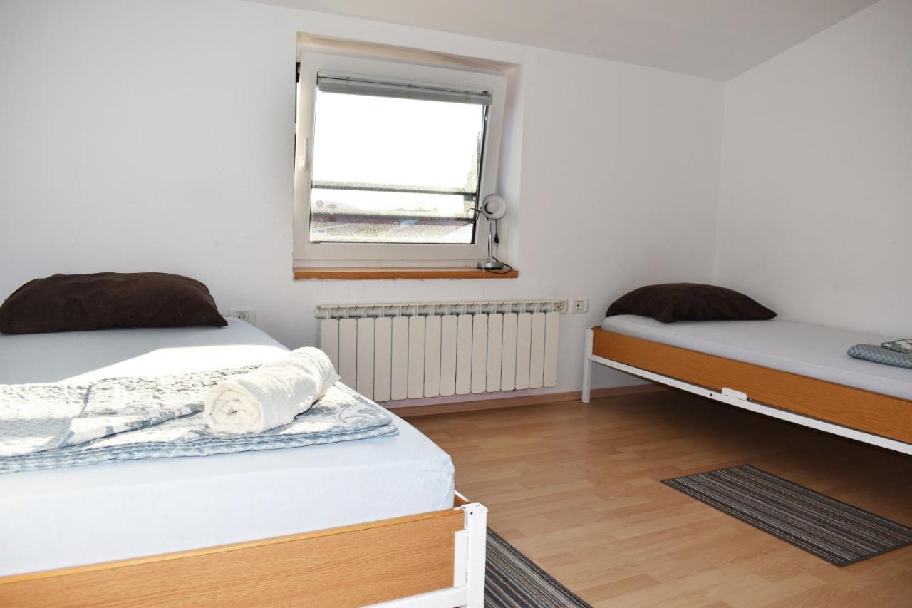 Rooms Busija Izola Eksteriør bilde