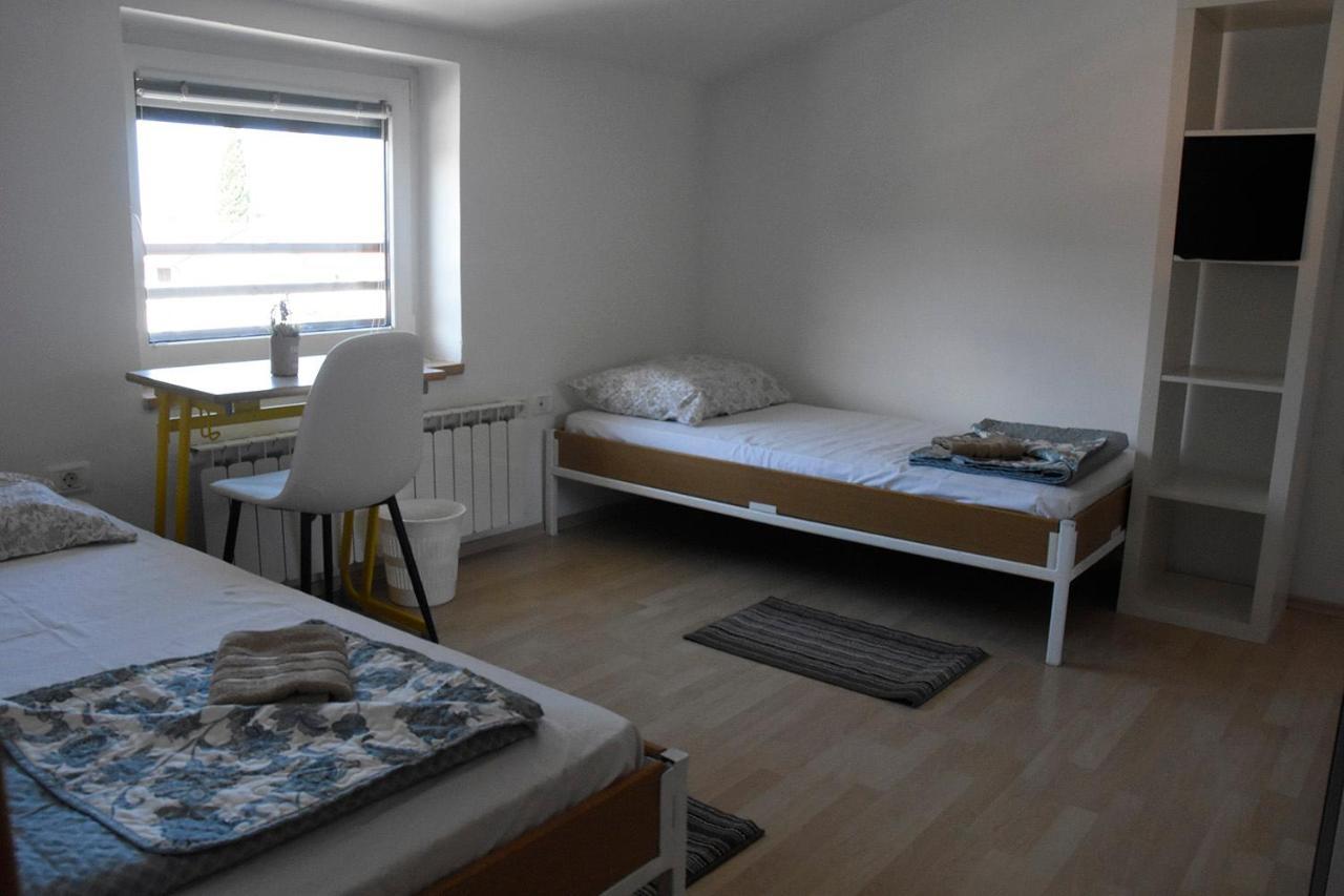 Rooms Busija Izola Eksteriør bilde