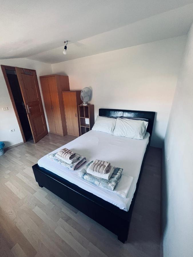 Rooms Busija Izola Eksteriør bilde