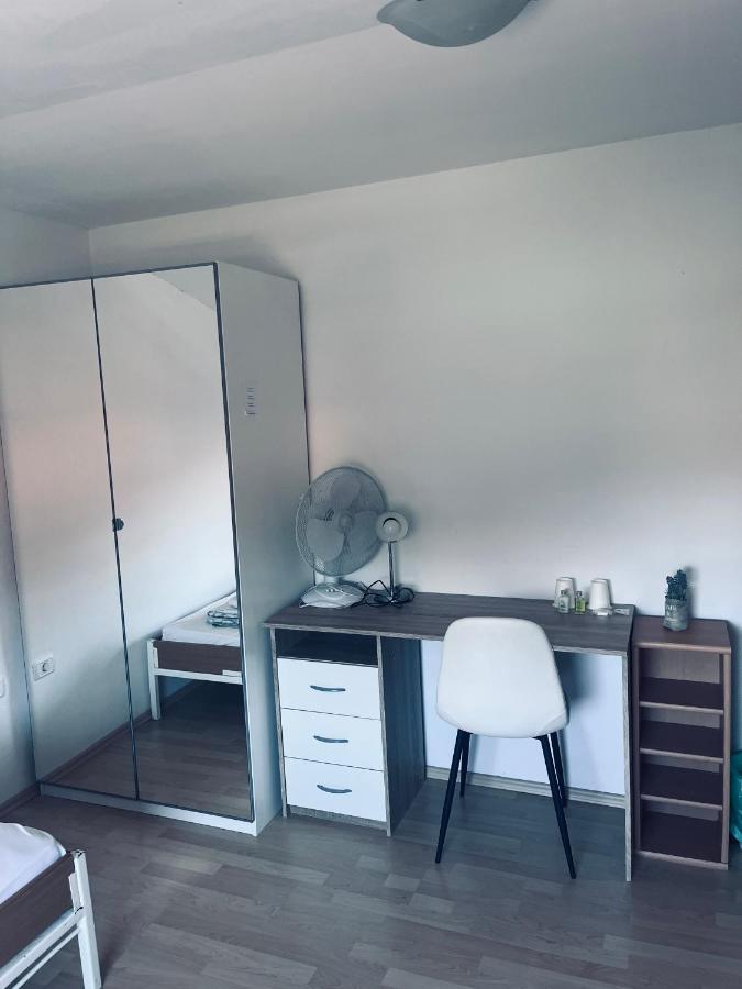 Rooms Busija Izola Eksteriør bilde